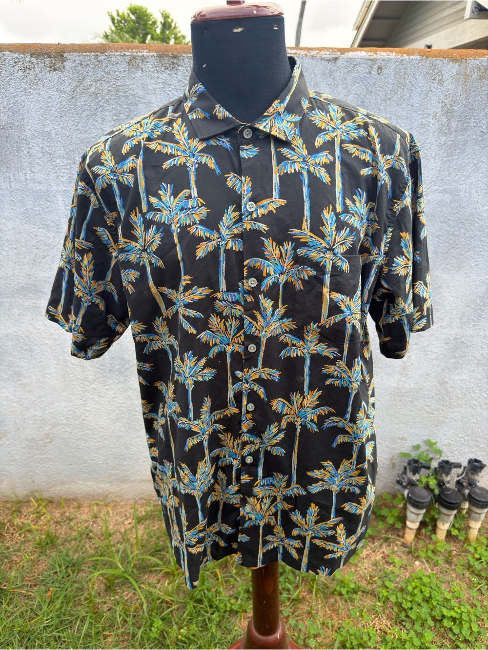 PreOwned Tori Richard Hawaiian Print Multicolored Full Button Men's Large